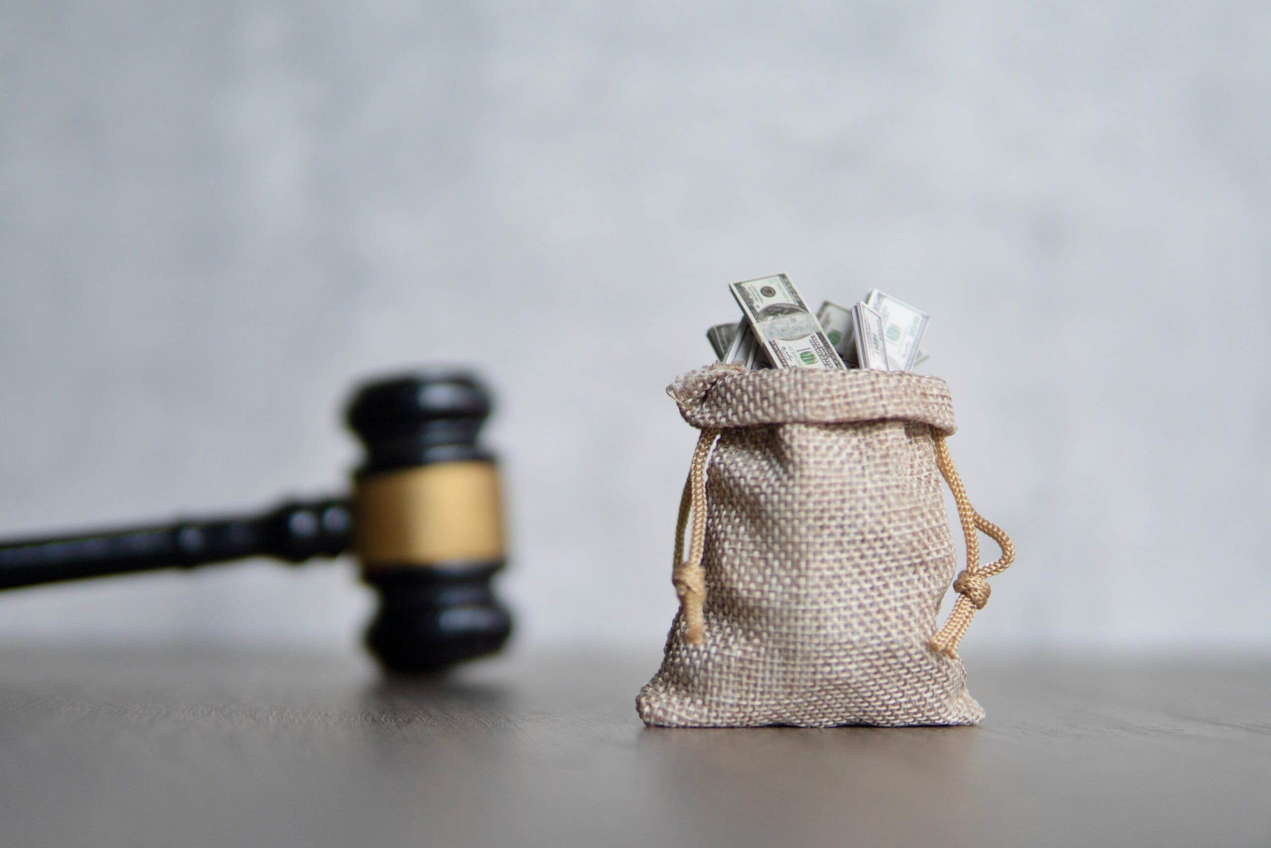 Advantages Of Attorney Offering Pre-Settlement Funding To Clients